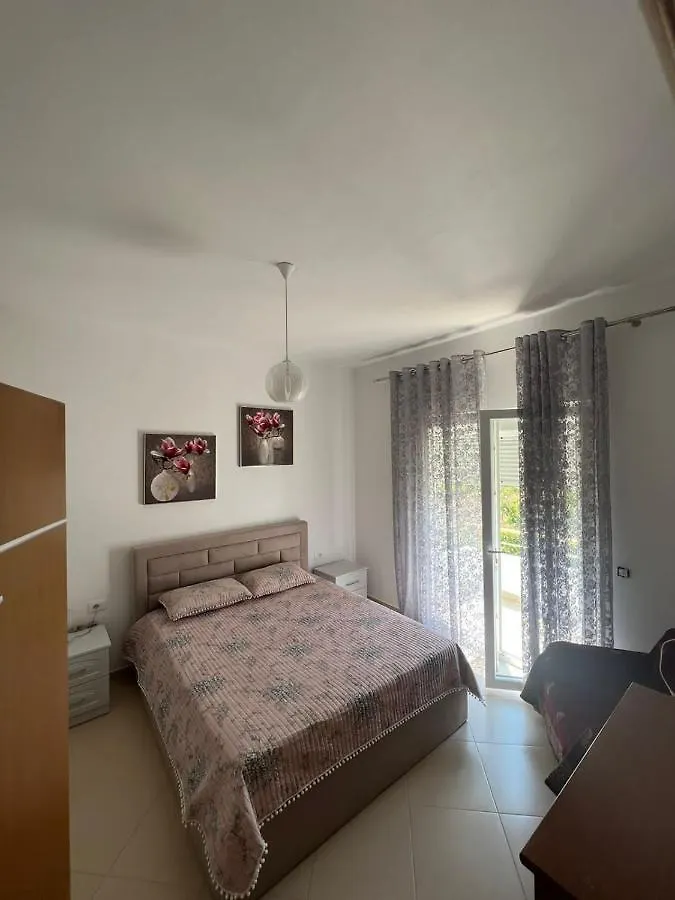 Daire Anushe'S Apartament Pogradaş